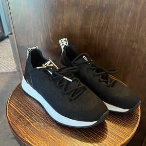 SOLD - MICHAEL KORS Knit Sneakers with Removable Laces Size 6